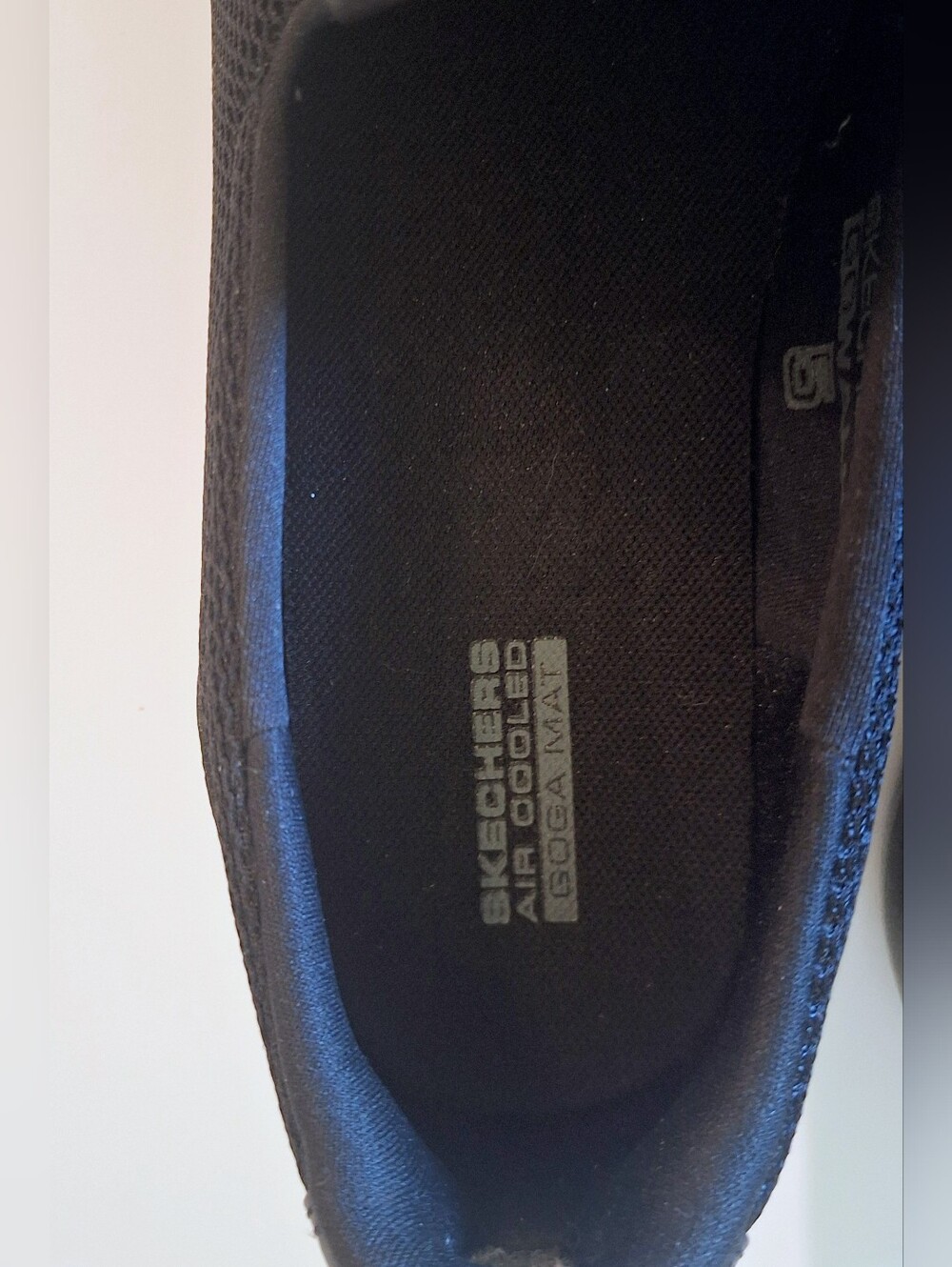 Skechers Go Walk 5 Air Cooled Goga Mat Walking Shoes Black Size 10 Like New - Picture 2 of 12